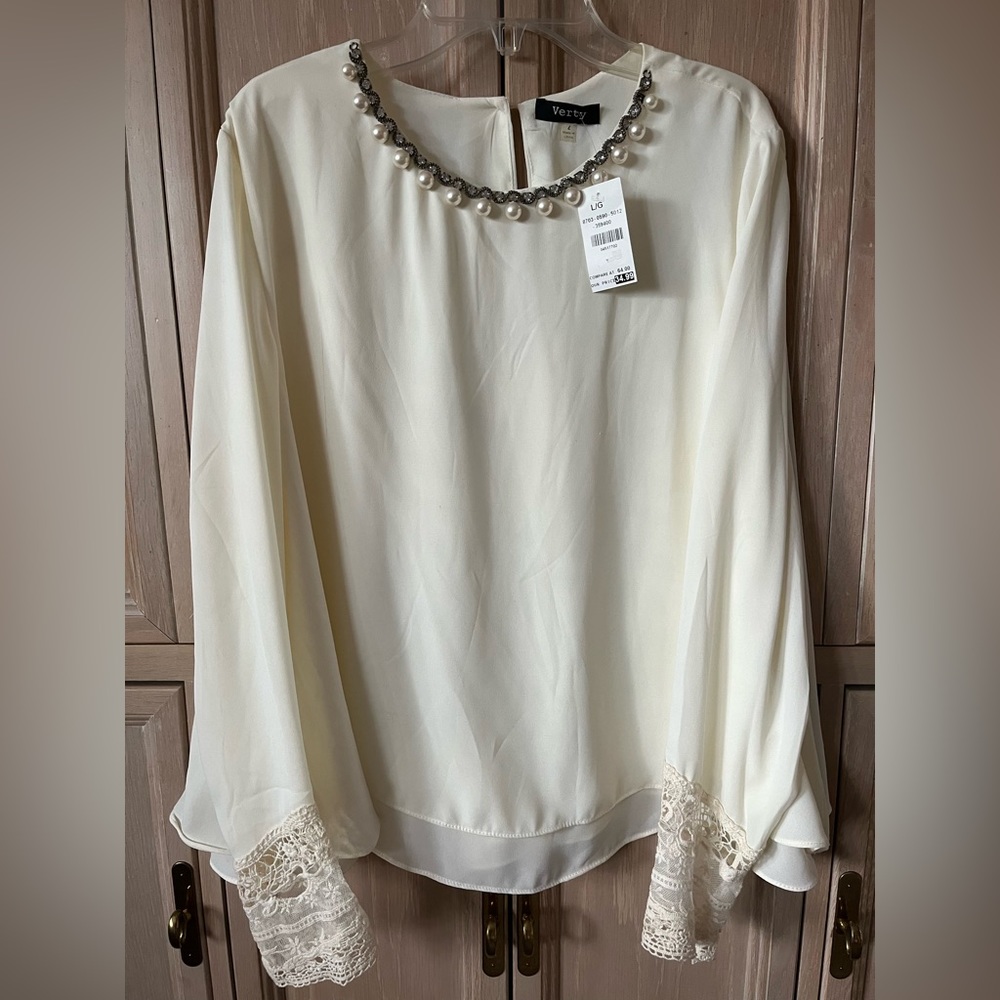 NWT! Lace and Pearl accented blouse